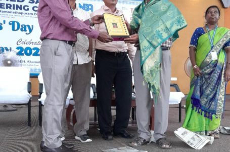 முதுகுளத்தூர் பள்ளிவாசல் மேல்நிலைப்பள்ளி தலைமை ஆசிரியருக்கு நல்லாசிரியர் விருது